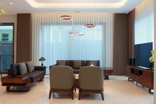 What Are the Best Strategies for Navigating the UK Business Landscape Today?